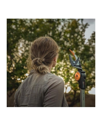 Fiskars PowerGear X cutting giraffe UPX82
