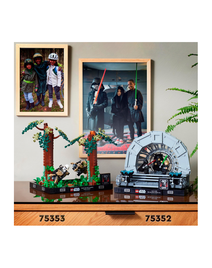 LEGO Star Wars 75353 Diorama: Pościg na ścigaczu przez Endor główny
