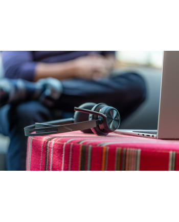 POLY Voyager Focus 2 UC USB-C Charge Stand