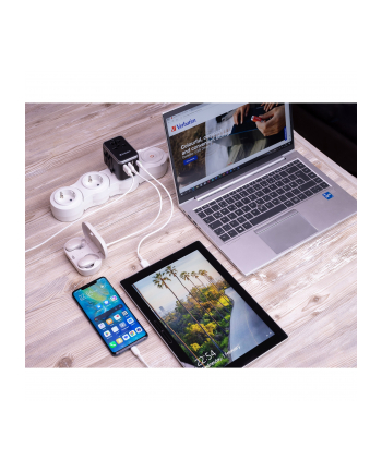 Adapter podróżny Verbatim UTA-04 globalny-globalny 3xUSB 2xUSB-C PD QC