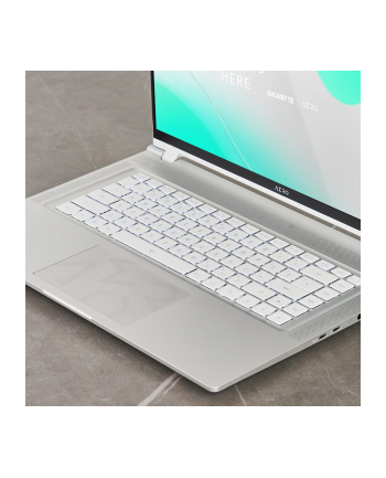 GIGABYTE AERO 16 OLED BSF-73D-E994SO, notebook (silver, Windows 11 Home 64-bit, 60 Hz display, 1 TB SSD)