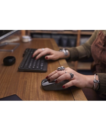 hewlett-packard Mysz HP 690 Qi-Charging Rechargeable Wireless Mouse Black bezprzewodowa z akumulatorem czarna 7M1D4AA