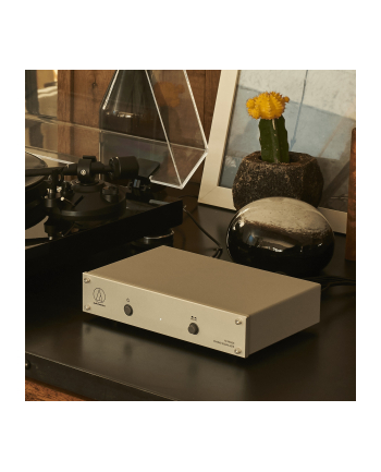 audio technica Audio-Technica AT-PEQ30 Phono Preamplifier (silver, MM/MC)