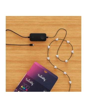 twinkly Inteligentne lampki dekoracyjne Strings USB-C (Candies) 200 LED RGB, serca, zielony przewód, 12 m