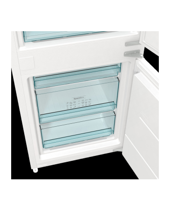 Lodówka Gorenje | NRKI418EE1 | Klasa efektywności energetycznej E | Wbudowany | Kombi | Wysokość 177,2 cm | System No Frost | Pojemność lodówki netto: 180 L | Pojemność netto zamrażarki 68 L | Wyświetlacz | 39 dB | Biały