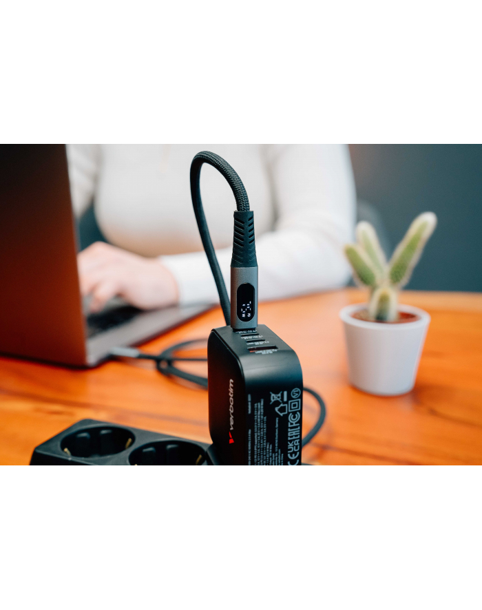 Kabel Verbatim USB-C(M) - USB-C(M) z wyświetlaczem, 1,2m, 100W, PD, czarny główny