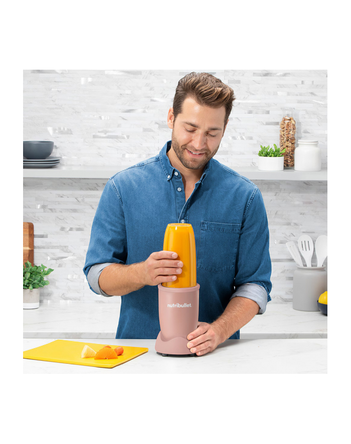 Nutribullet NB907MACL matowy różowy Moc [W]: 900 | Rodzaj dzbanka: tritan | Pojemność [l]: 0,9 | Ilość stopni prędkości: 1 | Kolor: główny