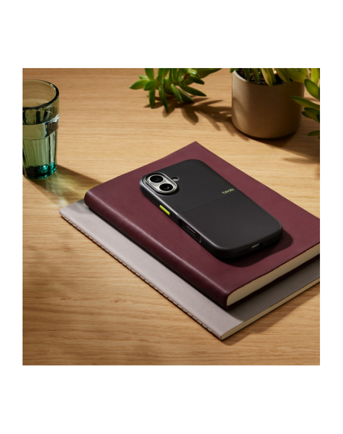 apple Etui Beats Rugged zgodne z MagSafe i panelem Sterowanie aparatem do iPhonea 17 - himalajska czerń główny