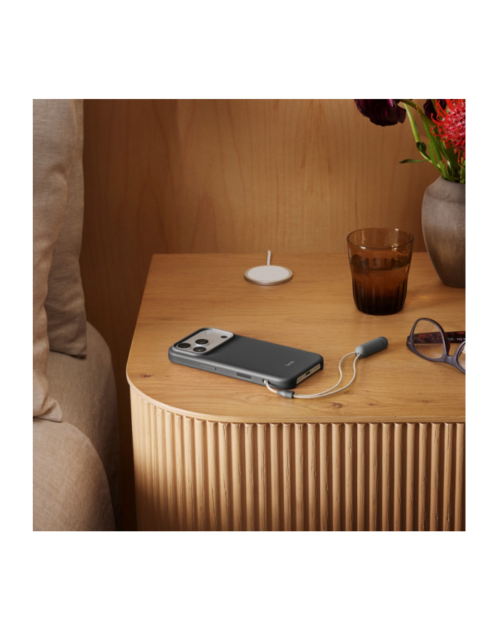 apple Etui z podpórką Beats Kickstand zgodne z MagSafe i panelem Sterowanie aparatem do iPhonea 17 Pro - szafirowy szary główny