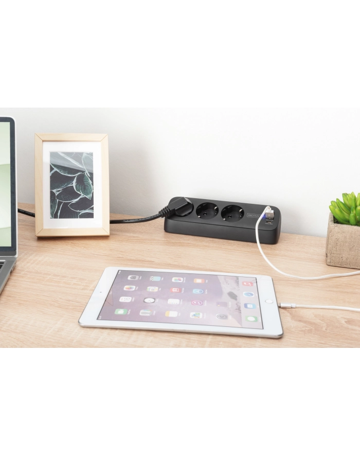 digitus Listwa zasilająca biurkowa, 3 gniazda Schuko, 2x USB-A (2x 12W), 1x USB-C (30W) z zaciskiem na blat, kabel 1,5m, czarna główny