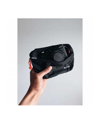 Moment Everything Mini Sling 1L czarny