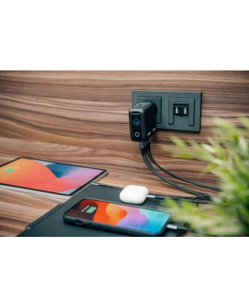 Verbatim Mini GaN Charger 140W mit Display 3xUSB-C +1xA   30240