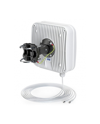 Quwireless - 7.5 dBi - 3.8 GHz - 7.5 dBi - 7.5 dBi - 50 ? - 70° (AP5G2)