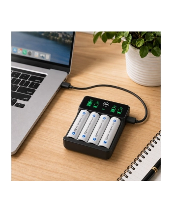 qoltec Ładowarka do akumulatorków Ni-MH typu R03 AAA R6 AA | LCD | kabelUSB-C